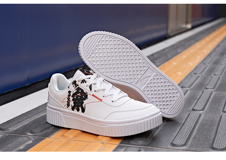安踏板鞋男鞋2020年秋季新款潮流涂鸦低帮耐磨运动滑板鞋小白鞋男