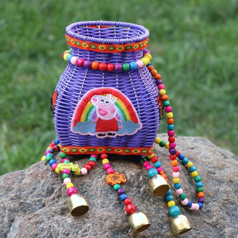 民族风儿童背篓刺绣绣花铃铛手工编织摄影舞蹈道具双肩彩色小背篓迷你