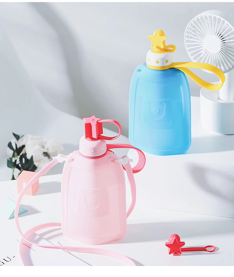 封后(fenghou) 韩国硅胶折叠水壶儿童户外便携背带水袋幼儿园防摔创意