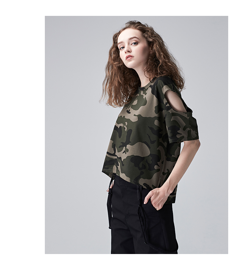 sdeer圣迪奥迷彩t恤女 2017夏宽松露肩t恤s17260104