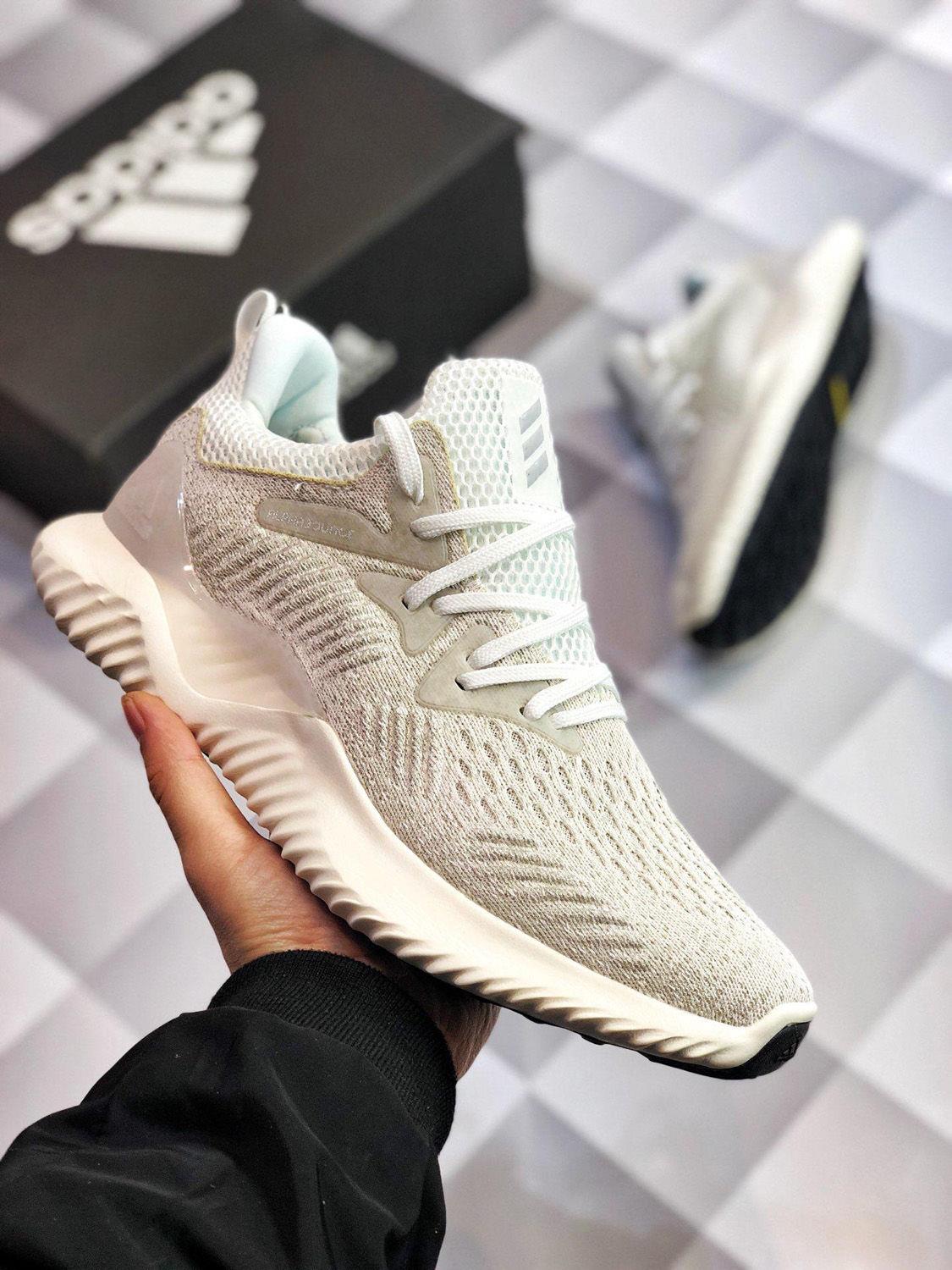 阿迪达斯(adidas)跑步鞋 阿迪达斯阿尔法三代小椰子网面透气男女鞋