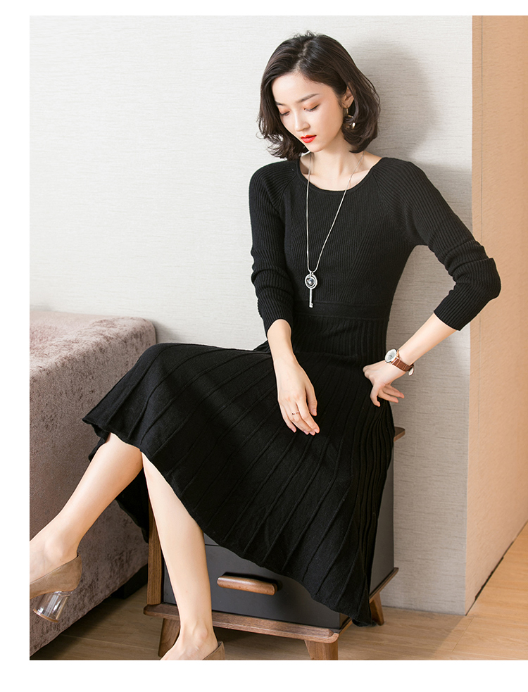 丝柏舍2019秋女韩版纯色圆领修身中长款百褶连衣裙s93p0025l