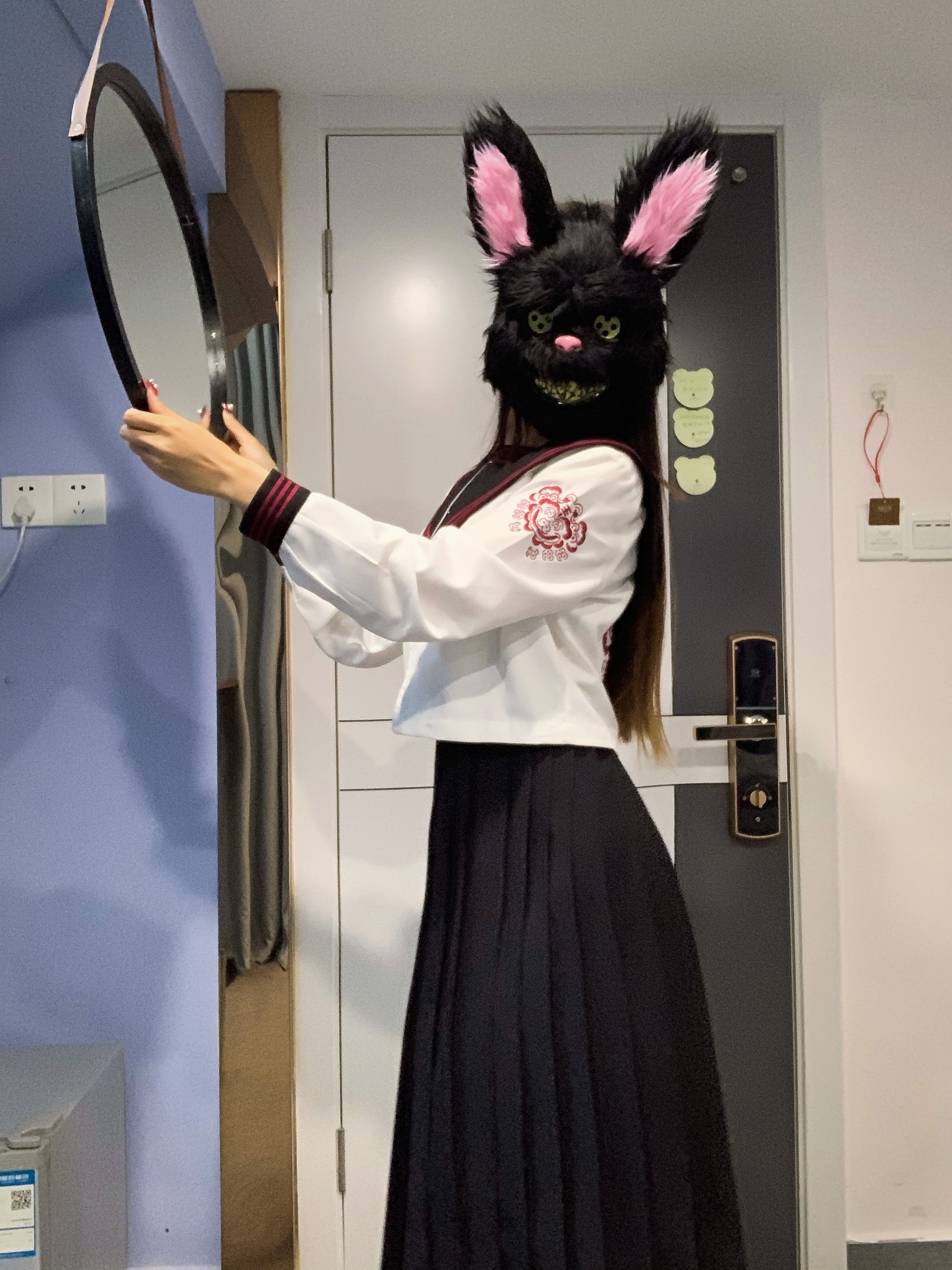 可爱兔子面具jk恶魔兔子面具全脸恐怖血腥头套万圣节毛绒可爱拍照道具