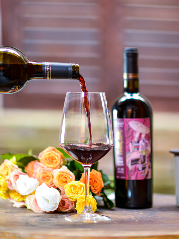 推荐红酒akbar洋酒 伏特加酒 vodka原味烈酒夜店鸡尾酒调酒基酒700ml