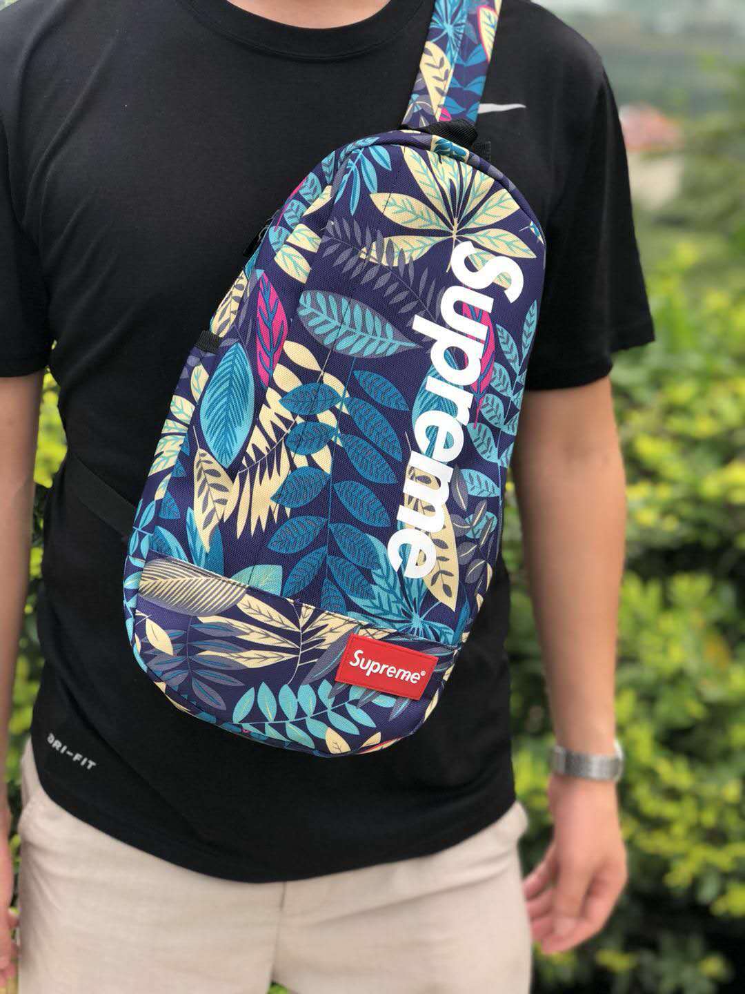 supreme胸包大胸包韩版斜挎包男女通用户外学生单肩包死飞包腰包