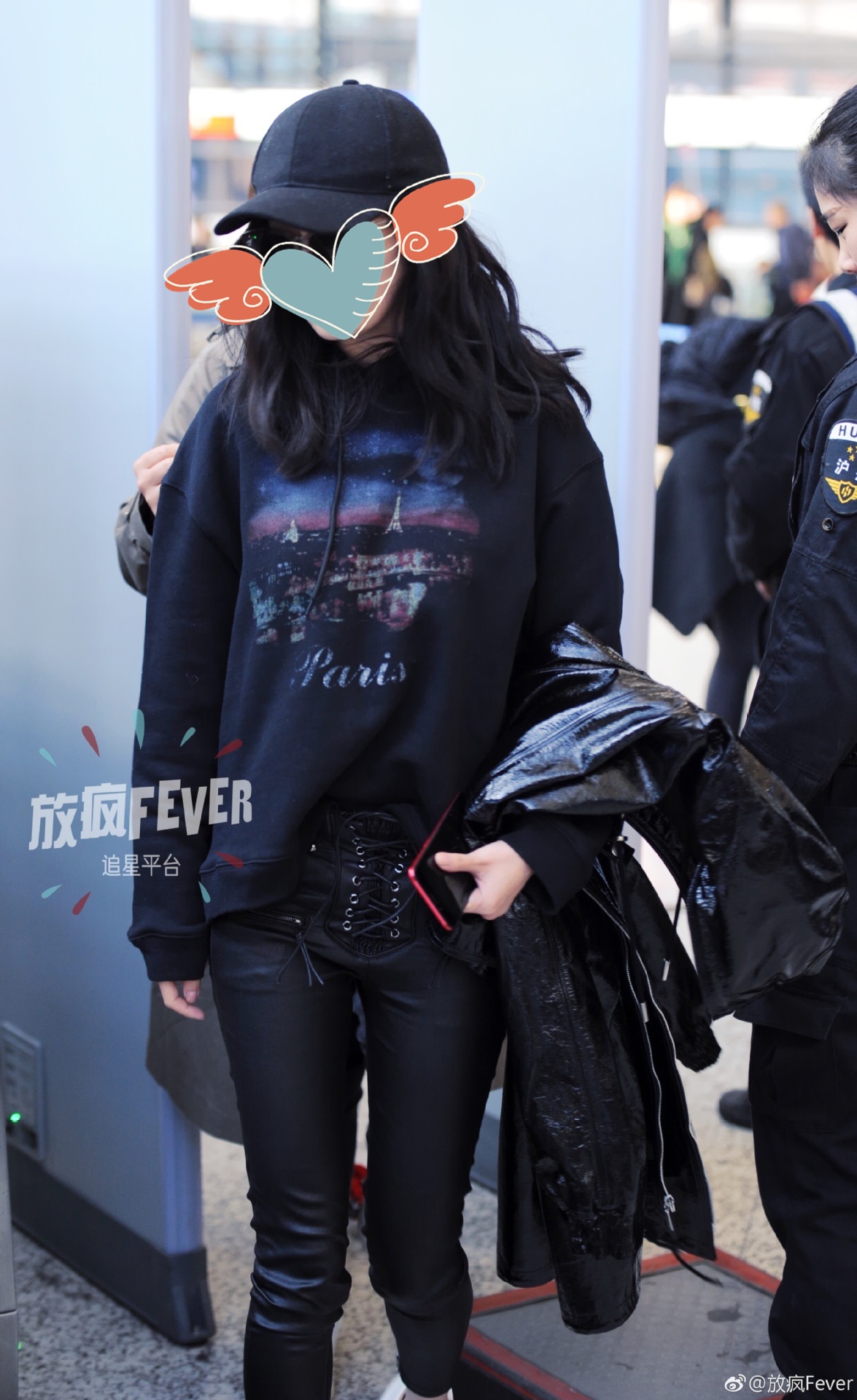 2020春夏新款女装杨幂机场同款长袖黑色印花纯棉宽松连帽卫衣女潮