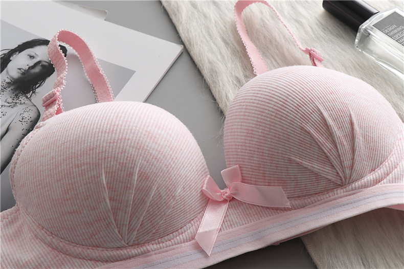 七斓薄款无钢圈少女文胸女内衣高中学生小胸套装聚拢胸罩美背背心性感