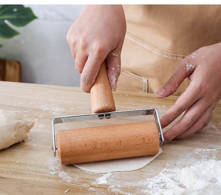 艺呈擀面杖擀皮饺子皮专用实木擀面棍家用排气赶面棒不锈钢烘焙木棕单