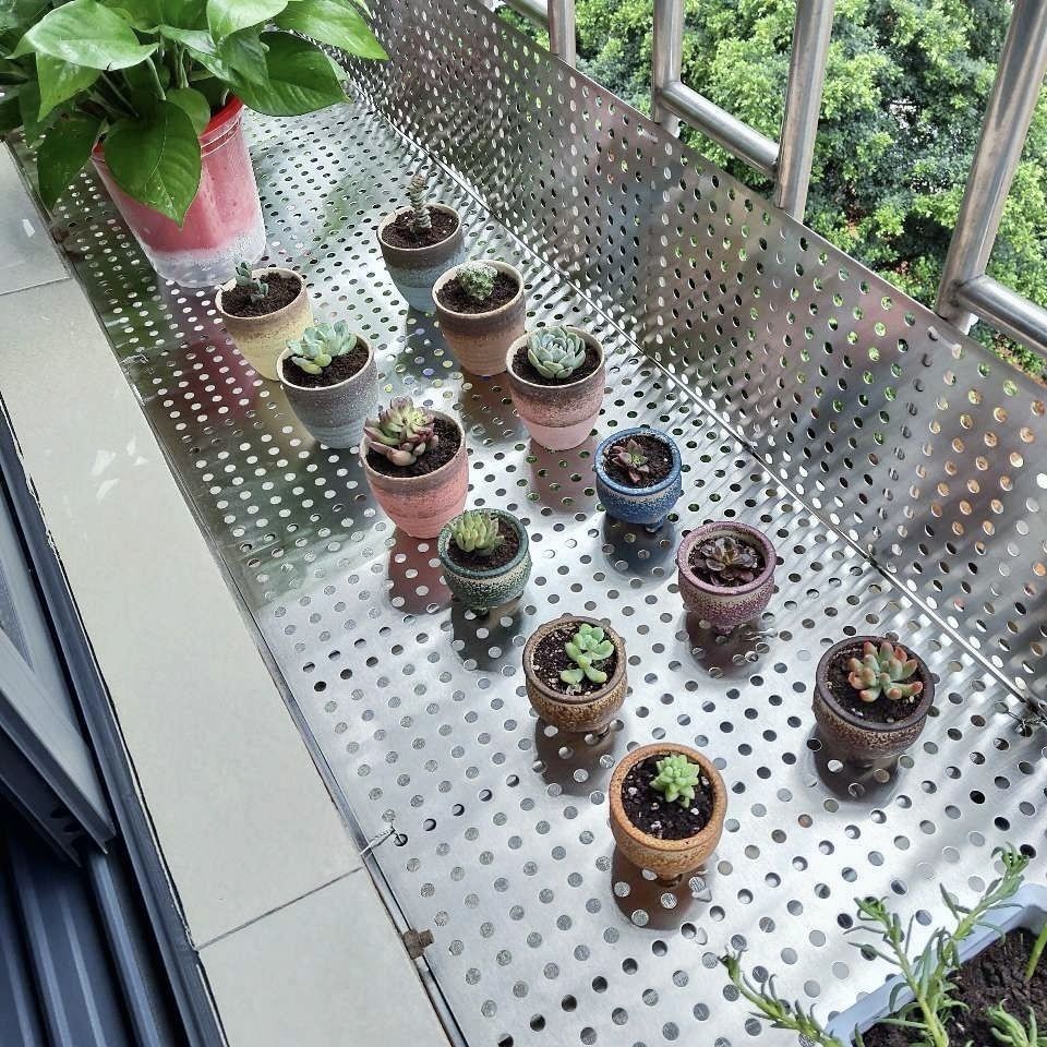 304不绣钢冲孔板阳台防盗窗垫板花架多肉垫板圆孔不锈钢板客服尺寸私