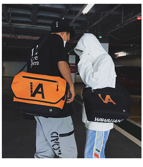 潮牌单肩斜挎包男士包包运动风嘻哈街头休闲原宿邮差包女情侣骑行 桔