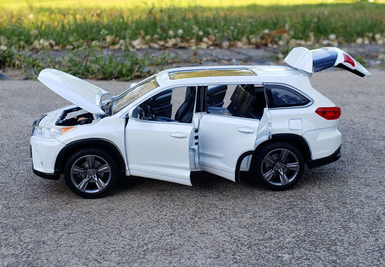 132汉兰达suv合金汽车模型原厂仿真金属车模摆件声光回力玩具车老款酒