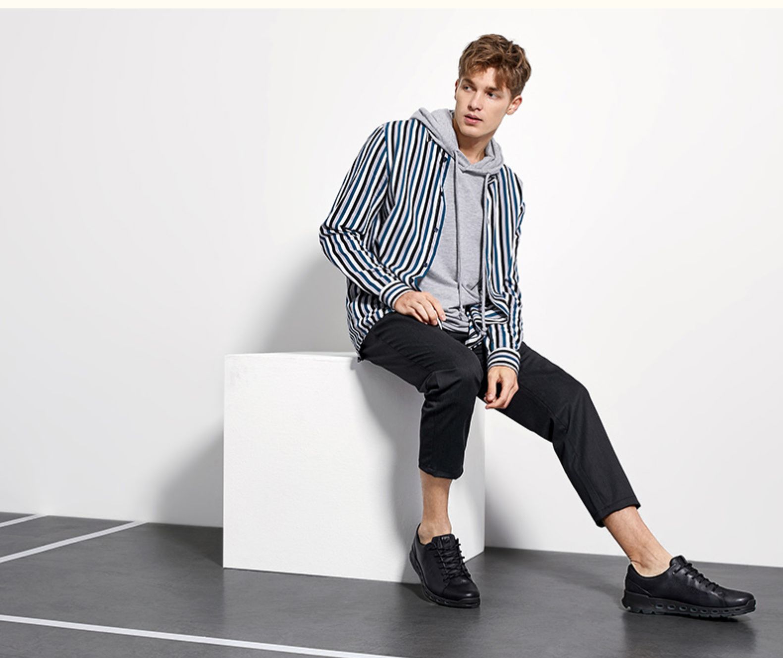 ecco爱步2019新款运动休闲鞋男防水透气低帮鞋透氧20842584