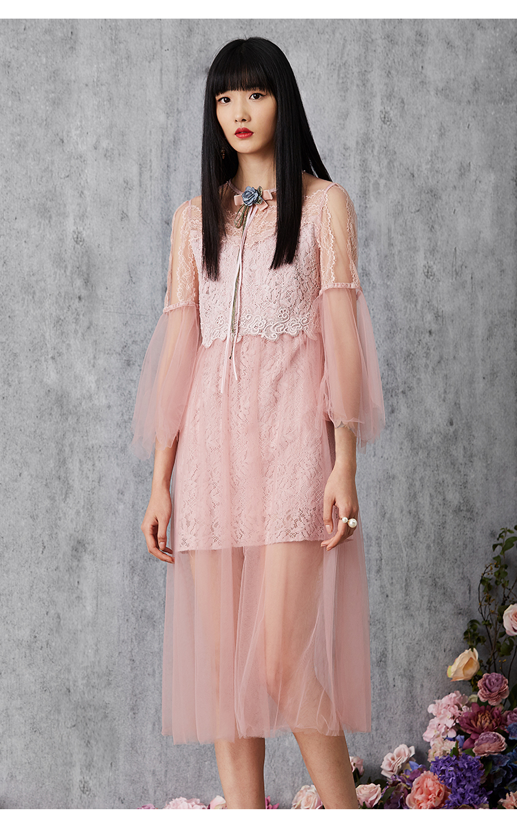 菲儿女装2020夏装新款网纱拼接百褶裙花瓣袖连衣裙