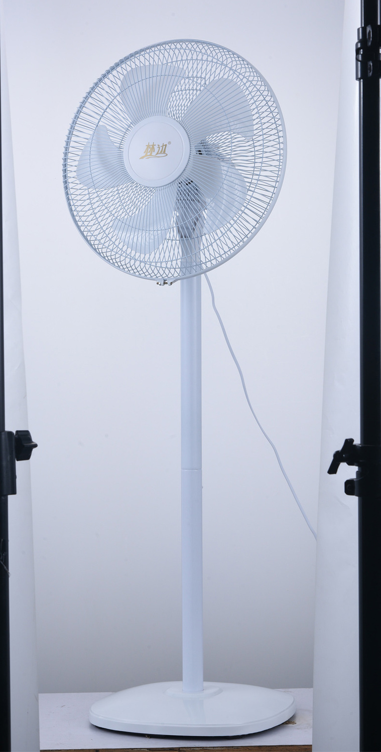 喷雾风扇家用落地扇可摇头加水冷雾客厅加湿大风力降温电风扇