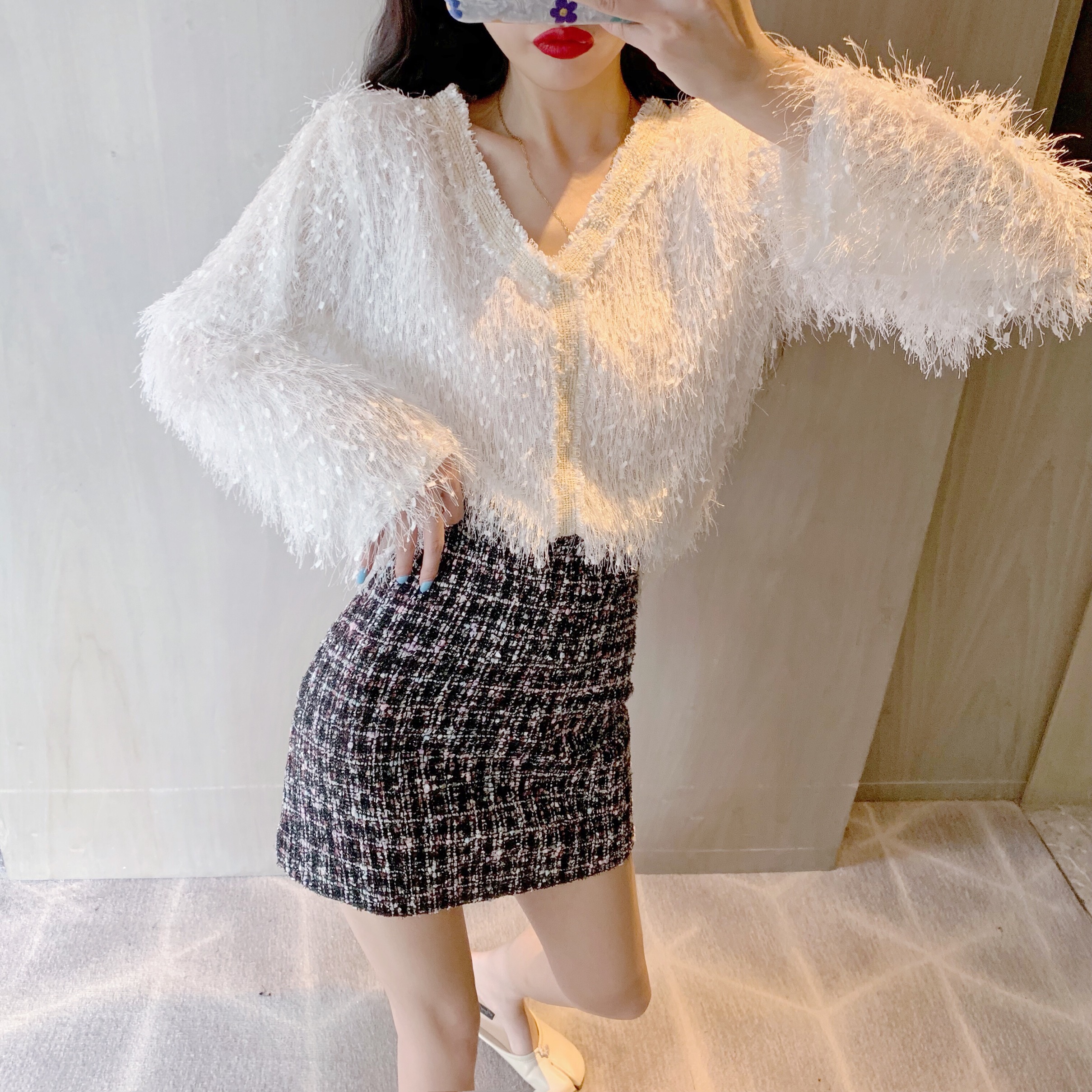 孜牧网红直播衣服女主播服装上镜性感v领气质名媛上衣小香风毛绒t恤秋