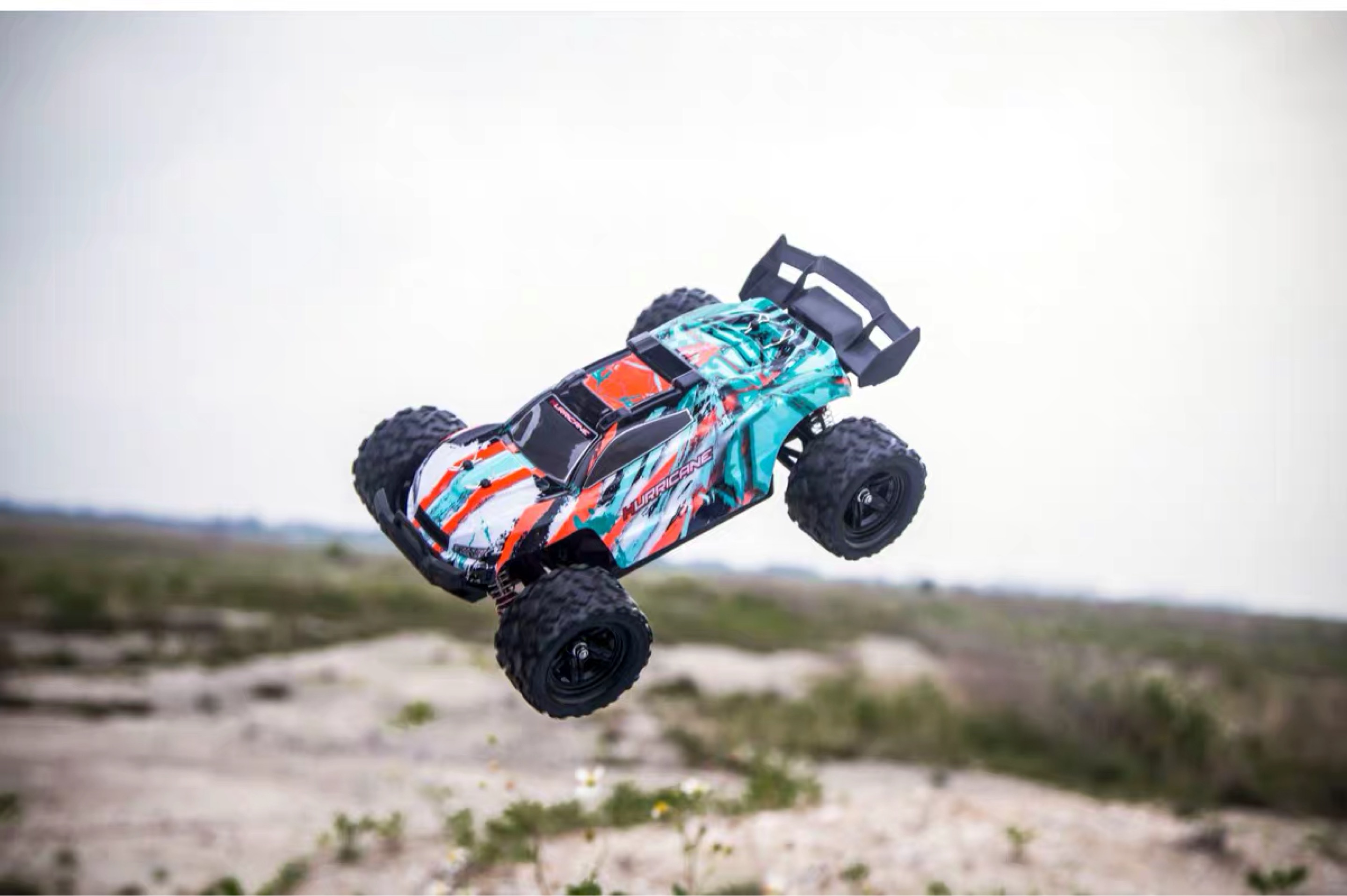 遥控车漂移rc专业高速竞速赛车牧马人四驱攀爬车专业比赛专用跑车