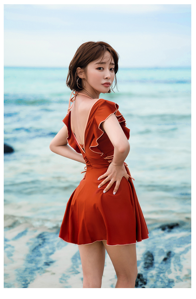 泳衣女2020新款性感ins风v领连体裙式保守韩版遮肚显瘦泡温泉泳装沙滩