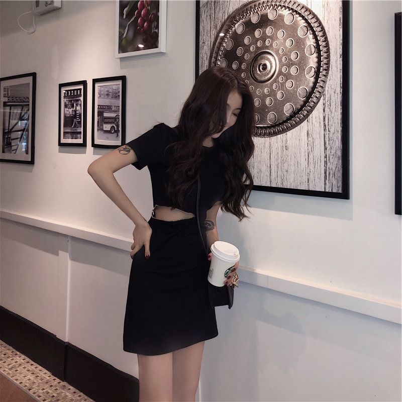 2019夏新款修身显瘦赫本小黑裙韩版学生性感收腰心机黑色连衣裙女