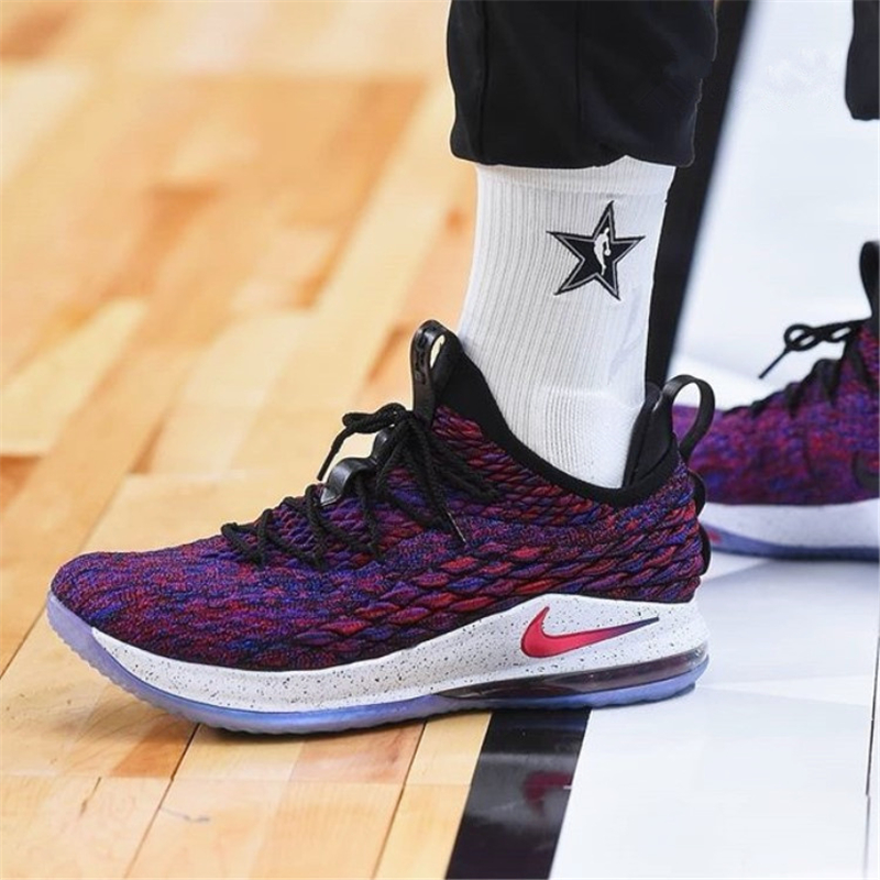 nike耐克lbj15low詹姆斯15代詹15低帮实战团队外场气垫篮球鞋ao1756