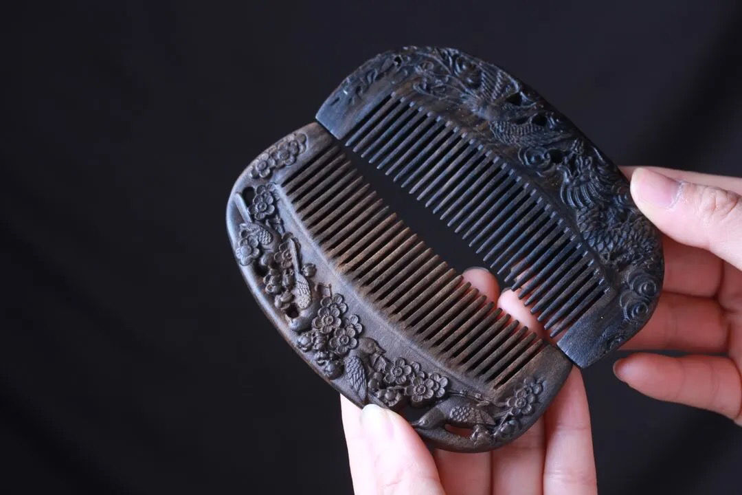 沉香木质梳子沉香老料黑油满纹沉香梳子手把件精美手