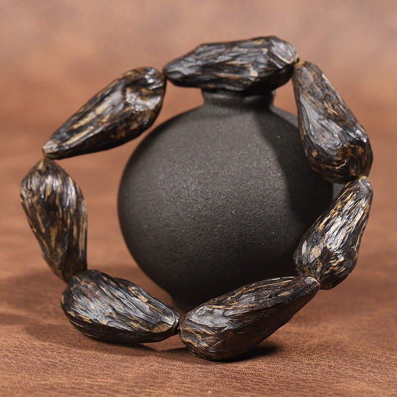 正宗海南天然沉香虫漏手串原木密结沉水级黑油老料文玩手链男女约18mm