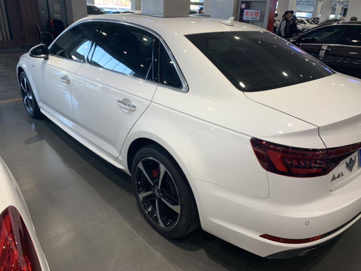 订金销售2018款奥迪a4l30周年年型40tfsi时尚型分期购二手汽车