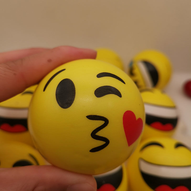 63cm实心海绵球卡通笑脸表情软球幼儿园宝宝儿童玩具亲子互动4个63cm