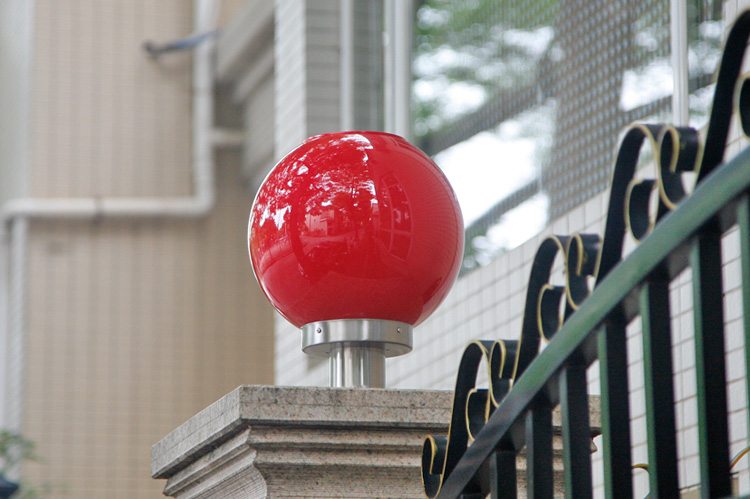 红色圆球太阳能柱头灯不锈钢围墙灯墙头灯别墅大灯户外防水景观 两用