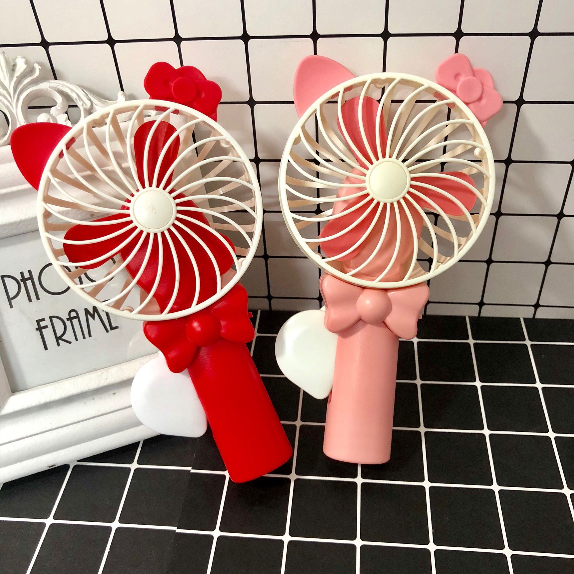 卡通学生手动小风扇玩具儿童创意手持便携式大号手摇风扇 白色