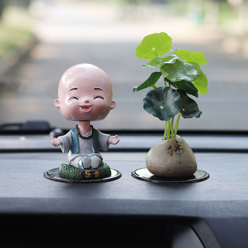 汽车内饰用品摆件禅意古风荷叶绿植和尚佛小摆件车载创意用品香薰