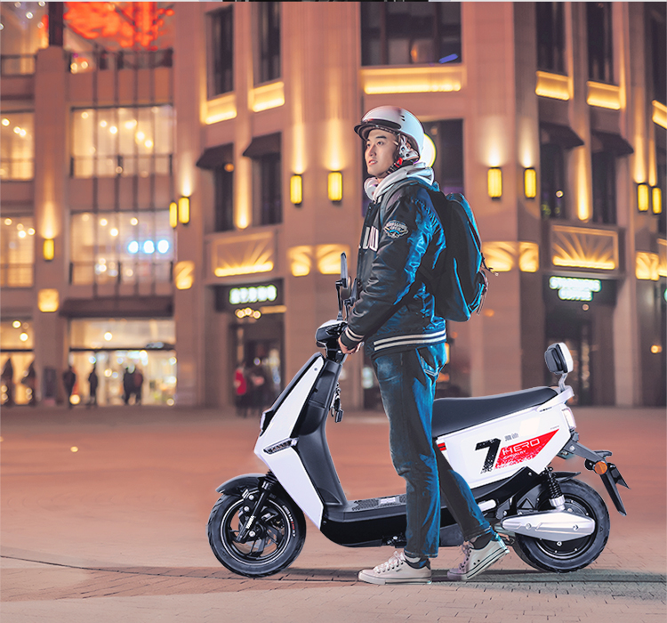 雅迪(yadea)电动车 雅迪莱客 时尚代步车电动轻便摩托车60v[预计7天内