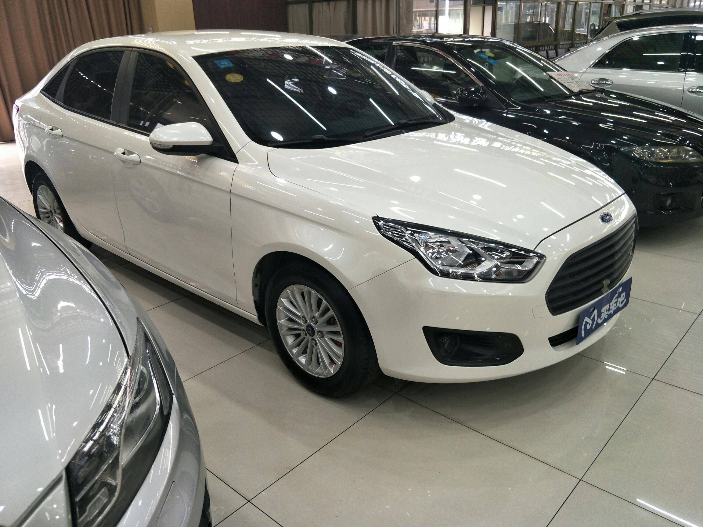 订金销售2015款福睿斯15l手动舒适型分期购二手汽车