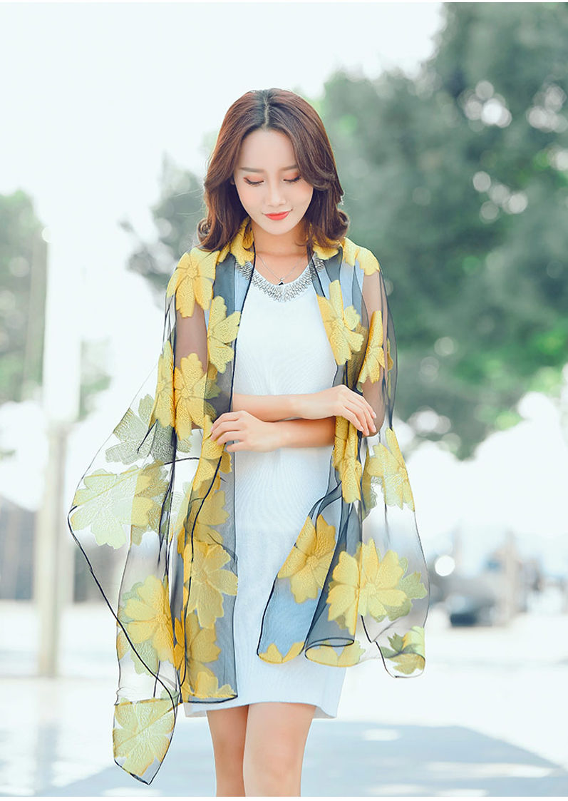 女百搭2020新款长款春秋冬季多功能围巾韩版披肩两用薄款纱巾树叶黄色