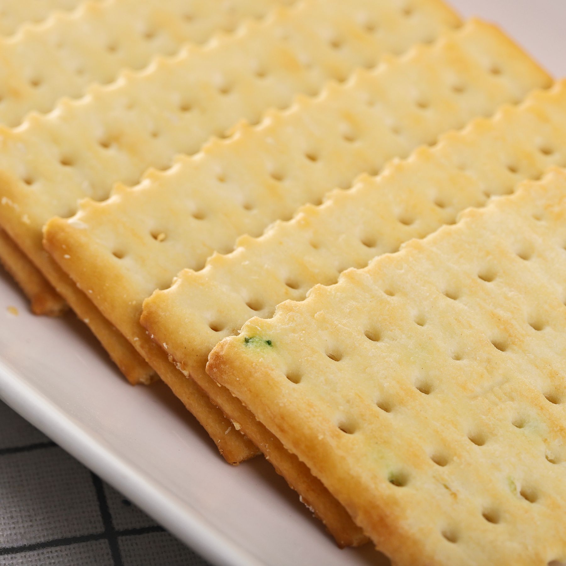 美丹白苏打饼干约鲜葱芝麻黑米口味无蔗糖木糖醇饼干芝麻味