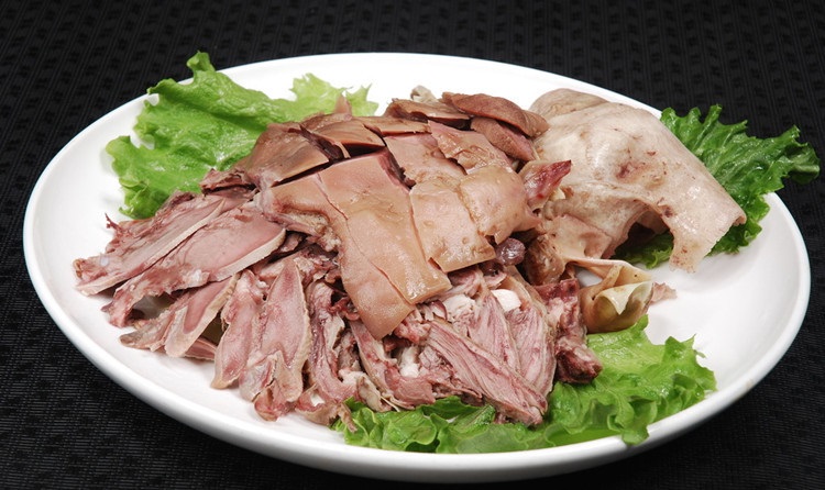 生羊头带羊舌1个约3斤新鲜羊副非羊肉产发yq