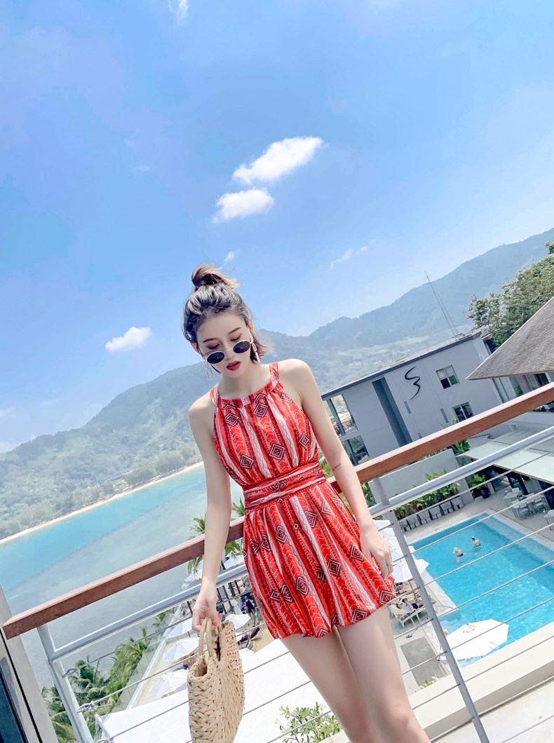 女士连体泳衣显瘦遮肚温泉保守游泳2019新款裙式性感大码泳装