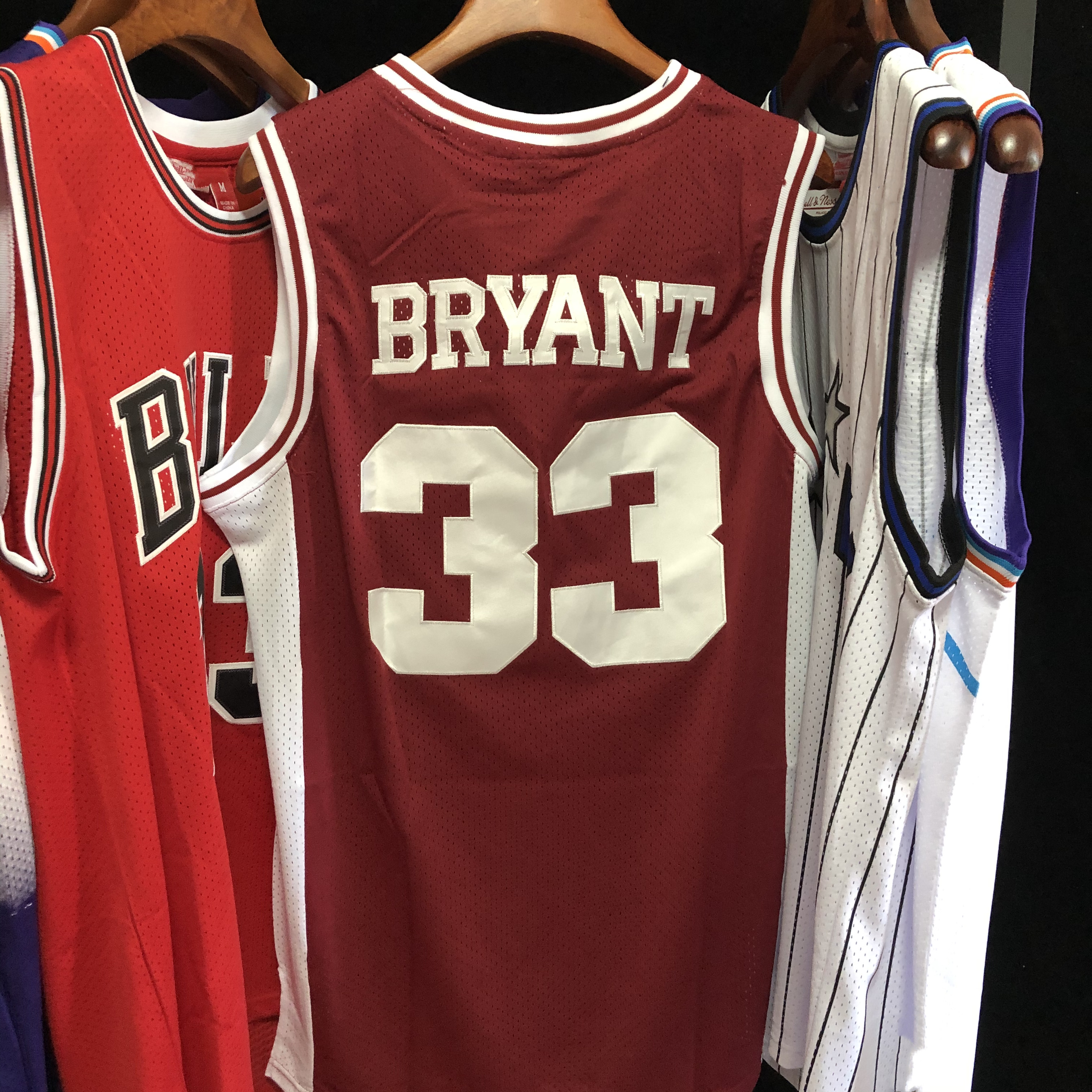 公牛23号经典红色s刺绣版科比球衣湖人队8号24号公牛23号魔术1号麦迪