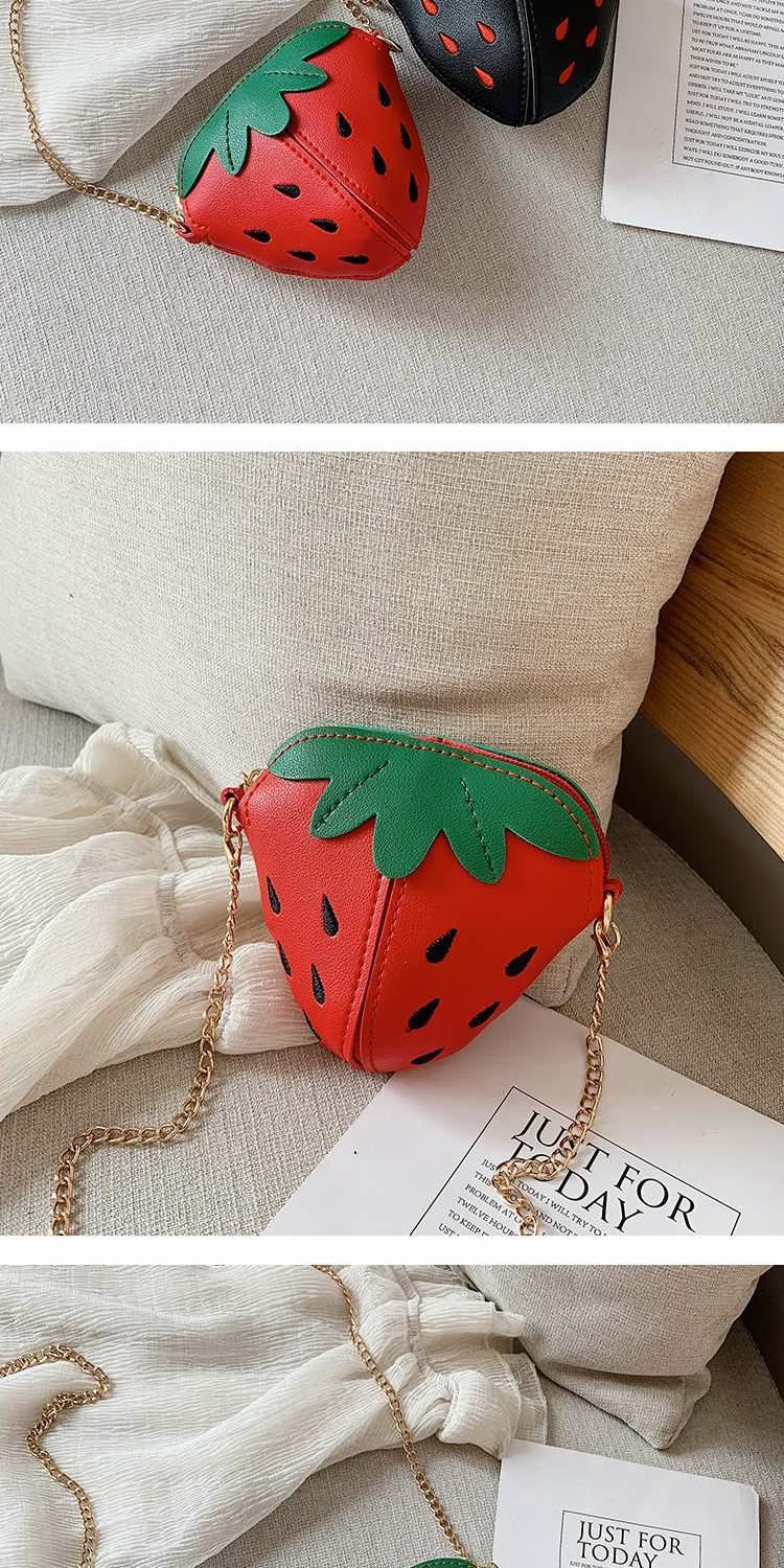 儿童小包包草莓链条斜挎包宝宝可爱小女孩零钱包配饰水果单肩包潮白色