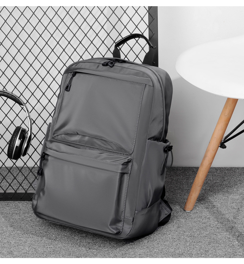 mycare新款旅行双肩包男士户外旅游学生书包潮流商务背包