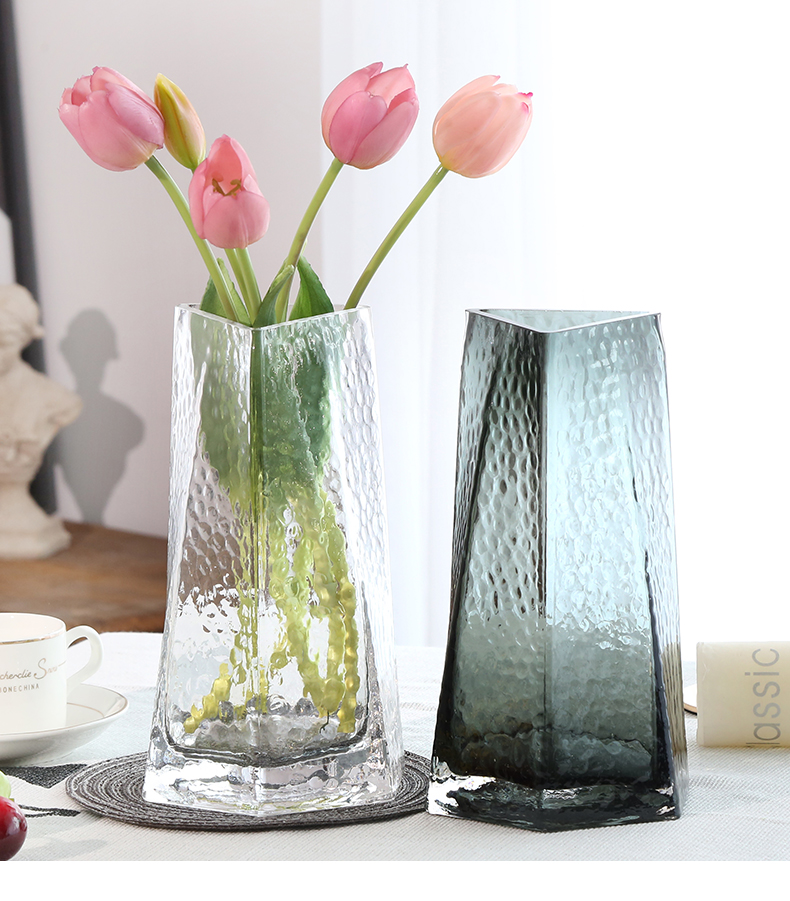 轻奢简约创意锤纹三角口玻璃花瓶透明客厅欧式插花工艺品摆件日系艺呈