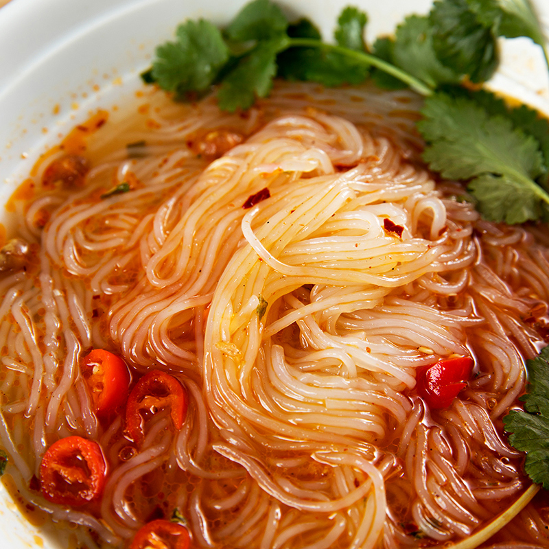 顶大根号三酸辣粉10袋装非油炸方便面速食正宗酸辣粉麻辣烫味粉丝