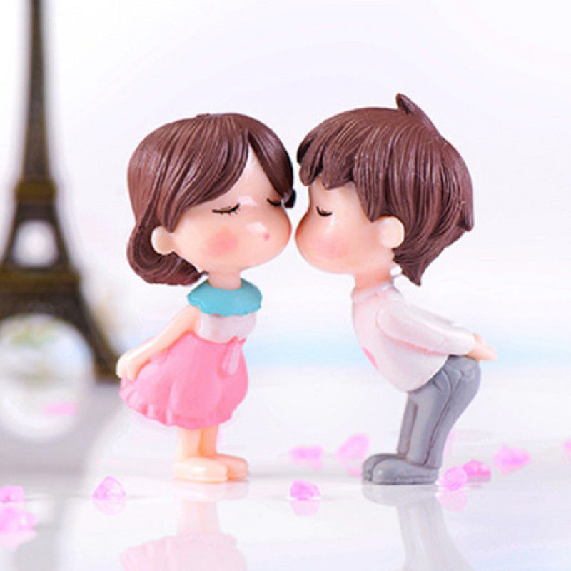 亲嘴情侣公仔接吻小玩偶工艺品纪念品微景观摆件白粉一对