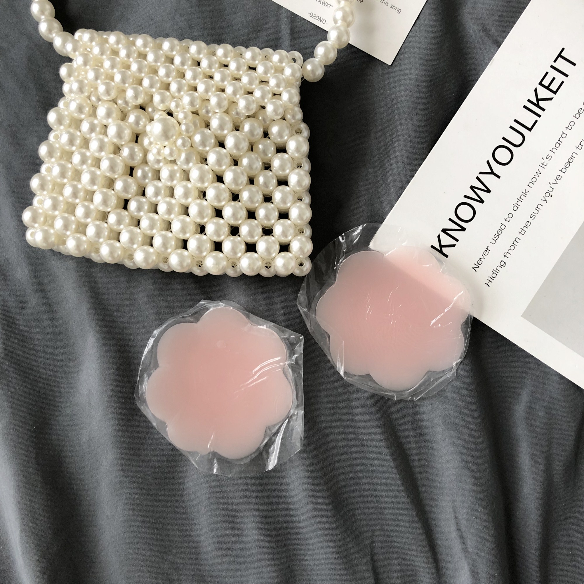 可妮夏季乳贴防凸点乳头贴胸贴舒适性感薄舒适硅胶隐形乳贴上