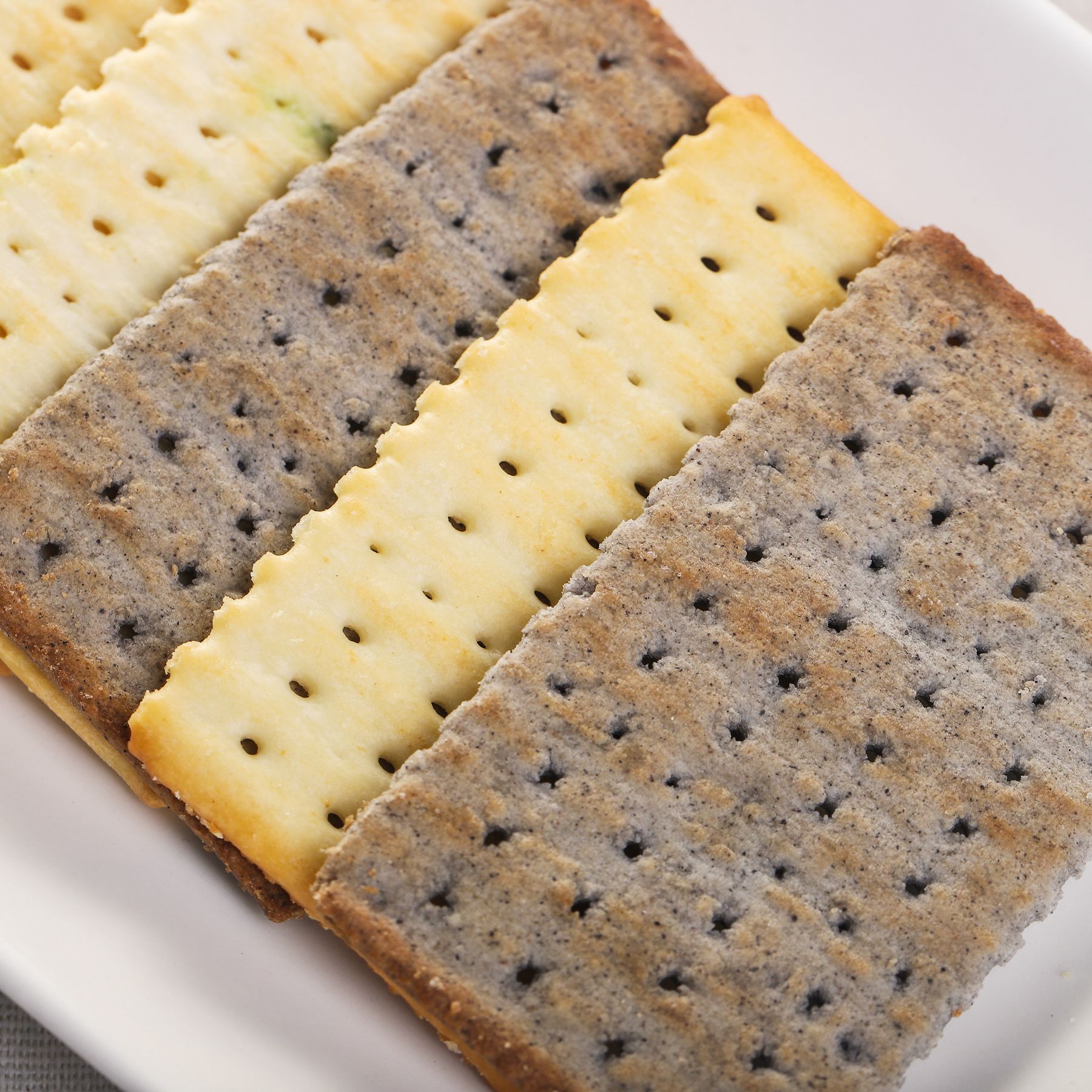 美丹白苏打饼干约鲜葱芝麻黑米口味无蔗糖木糖醇饼干芝麻味