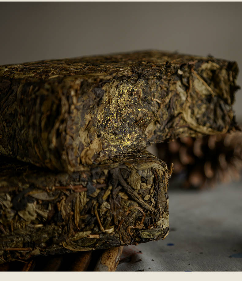 黑茶叶湖南安化黑茶2斤荒山野茶正宗手筑金花茯砖买三发四