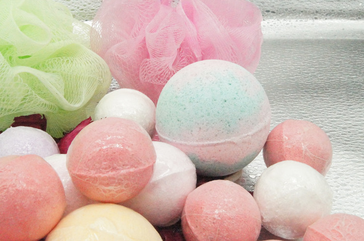 日本沐浴盐球泡澡球足浴球气泡弹香薰精油爆炸盐球无泡