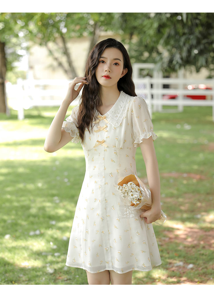 《小香风少女裙子2021新款夏小个子初恋娃娃领泡泡袖雪纺碎花连衣裙 