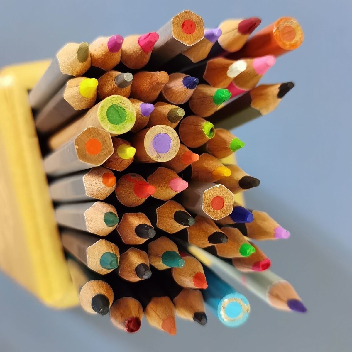 库存尾货绘画彩绘填色水溶油性混装彩色铅色100支瑕疵品花杆彩铅100支