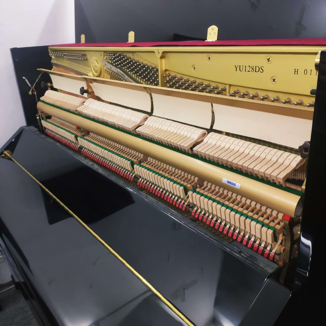雅马哈立式二手钢琴yamahayu128ds
