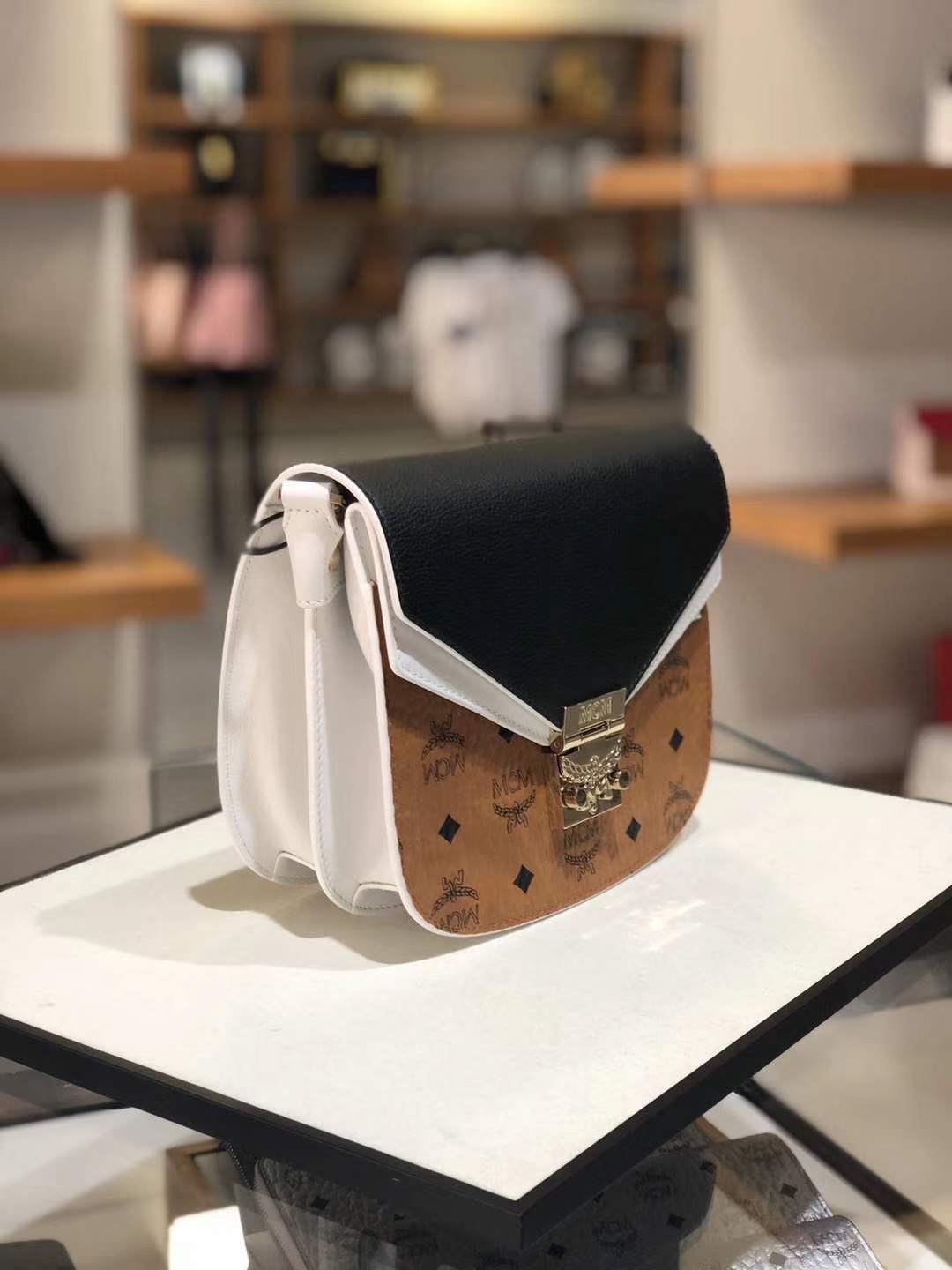 苏宁国际直营【直营】mcm 涂层帆布/涂层帆布配皮女士小猪包单肩包斜